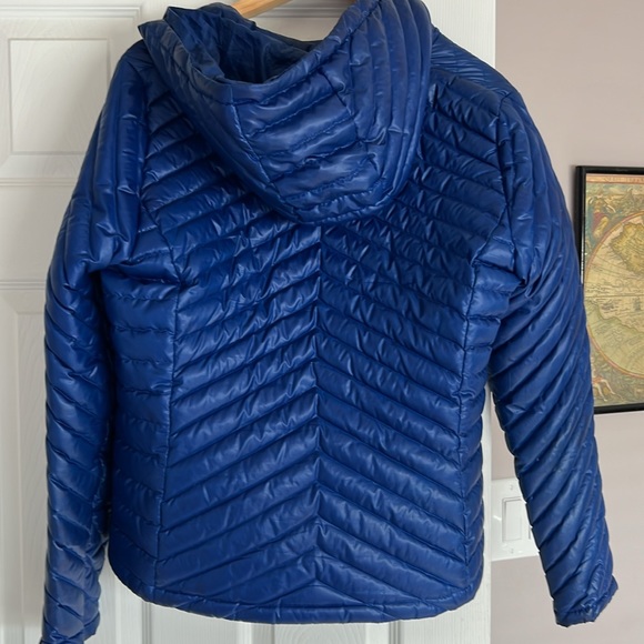 Lacoste cobalt blue thin hooded puffer jacket. Spring/fall jacket size 42. - Picture 4 of 4